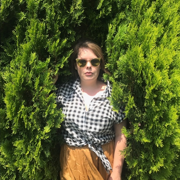 Meet your Posher, Melissa - Picture 1 of 1